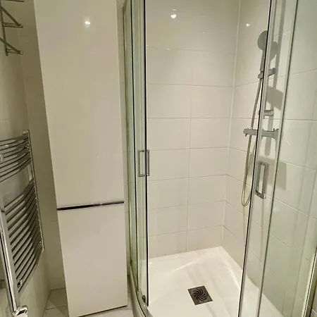Stylish 1Br, 15 Mins To Buckingham Palace, Central London Exterior photo