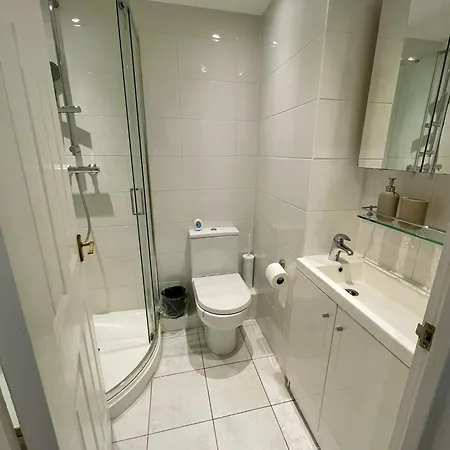 Stylish 1Br, 15 Mins To Buckingham Palace, Central London Exterior photo